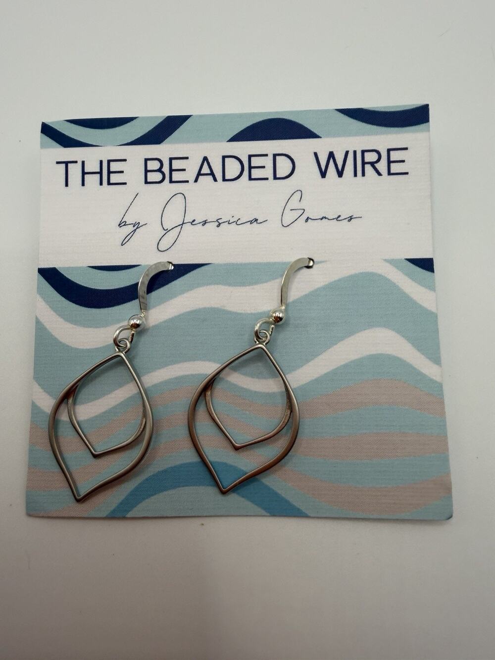 NWT Beaded Wire Artisan Made Silver Tone Drop Dangle Hook Earrings 1.5”L